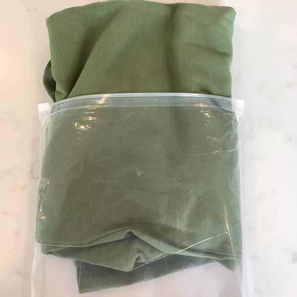 Green long sleeve wrap top - Picture 3 of 4